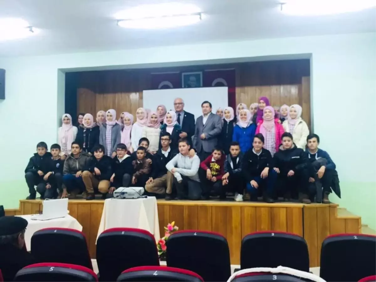 Eğitimci Yazar Tekelioğlu, "Değerlerimize Sahip Çıkmalıyız"