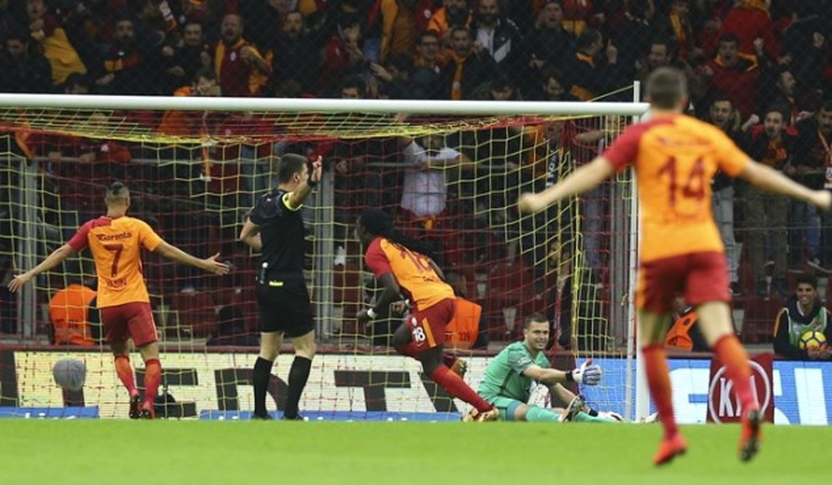 Galatasaray İkinci Yarı Geri Döndü