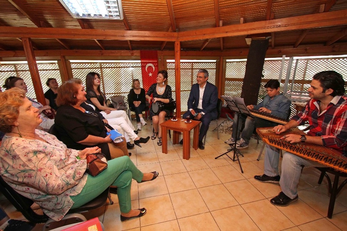 Karşıyakalıların İkinci Evi \'Mahalle Merkezleri\'