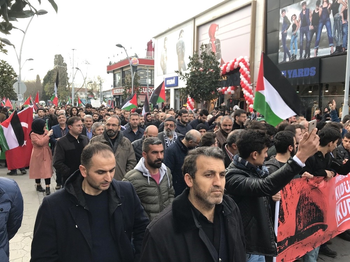 Kudüs İçin Yüzlerce Kişi Yürüdü