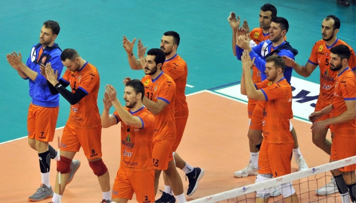 Kupa Voley: İnegöl Belediyespor: 3 - Afyon Belediye Yünyaş: 2