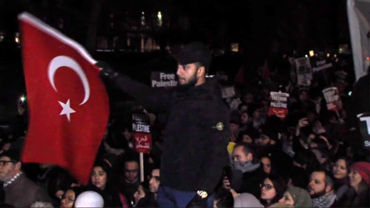 Londra\'da Türk Bayraklı \'Kudüs\' Protestosu