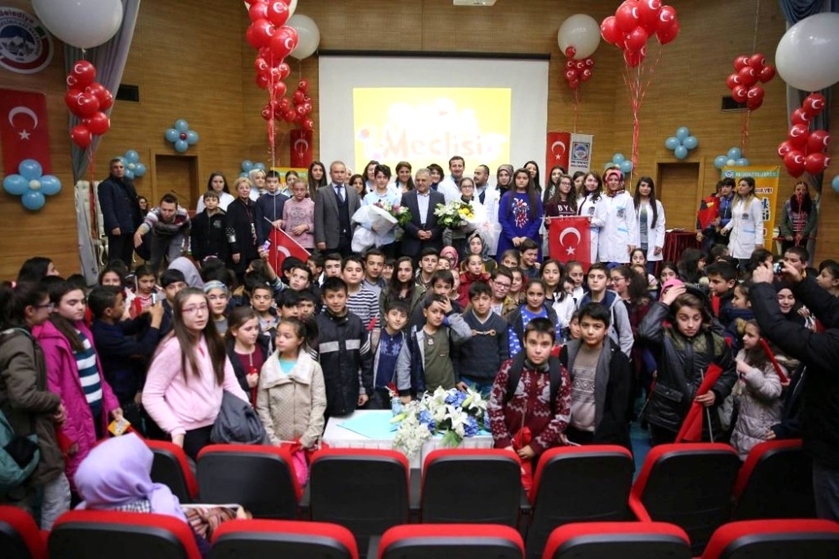 Melikgazi Belediyesi Çocuk Meclisi\'nde Seçim Heyecanı