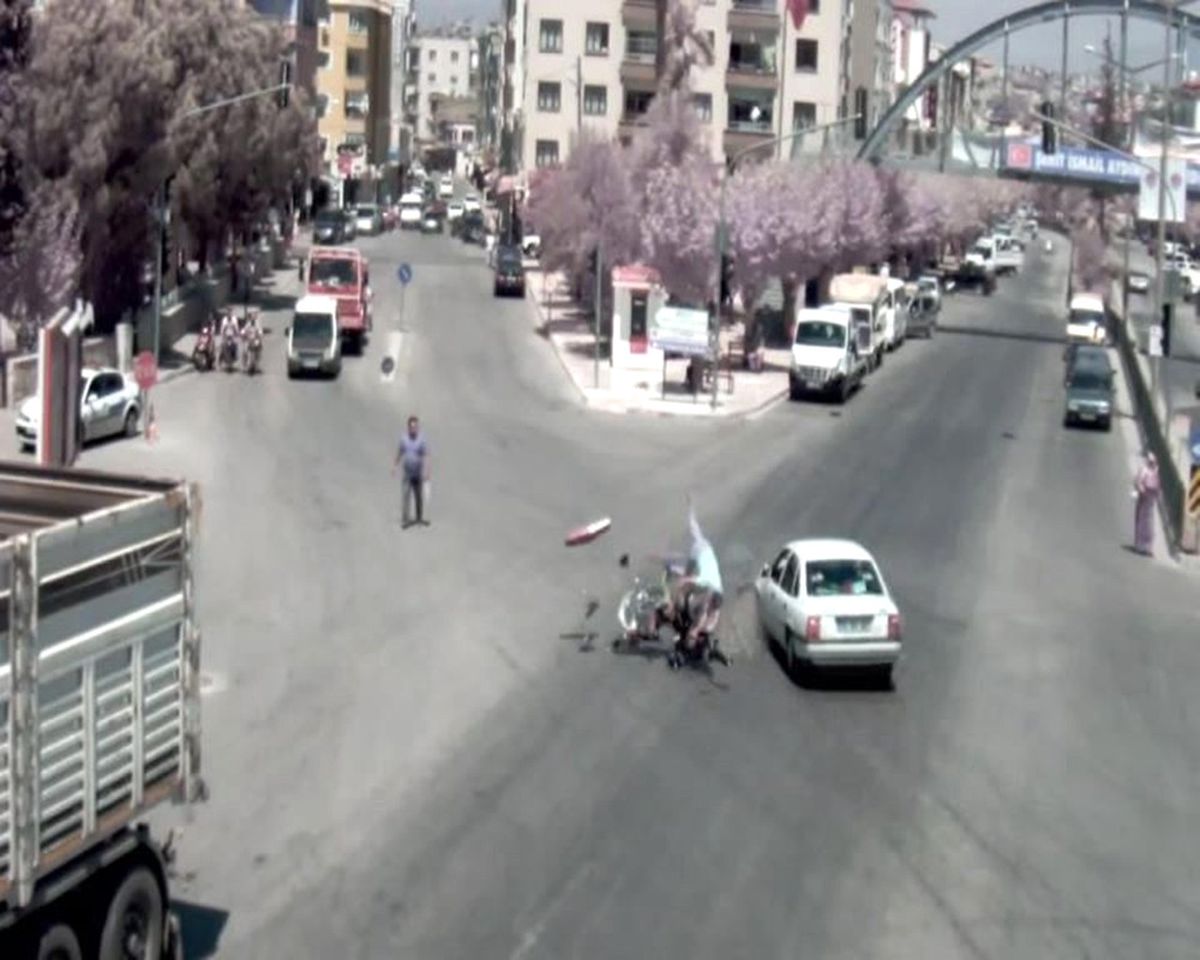 Mut\'ta Yaşanan Trafik Kazaları Kamerada