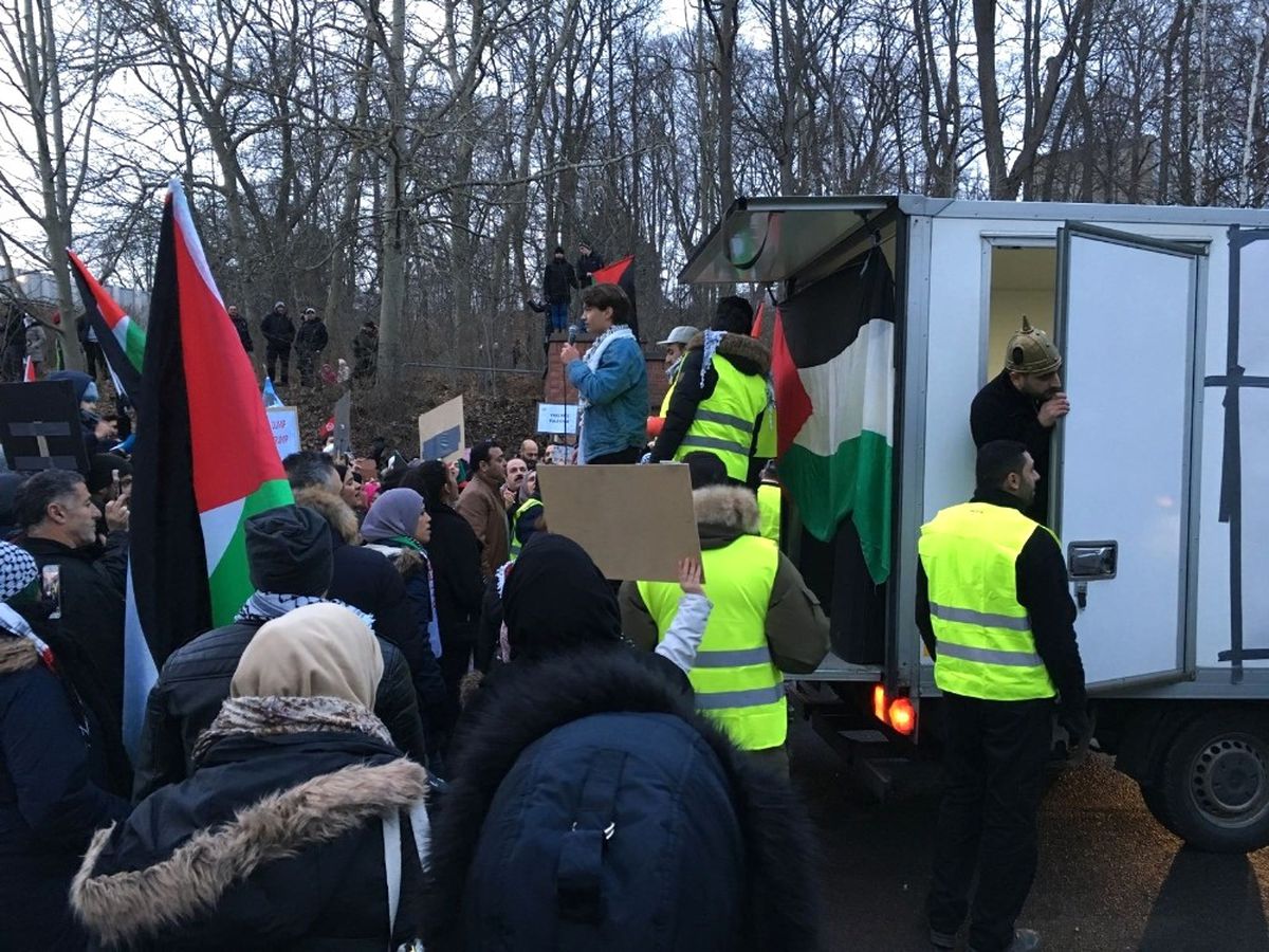 Stockholm\'de ABD Büyükelçiliği Önünde Kudüs Protestosu