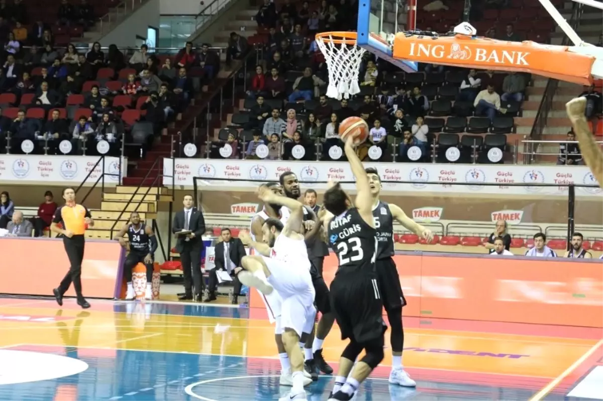 Tahincioğlu Basketbol Süper Ligi: Gaziantep Basketbol: 62 - Beşiktaş Sompo: 69