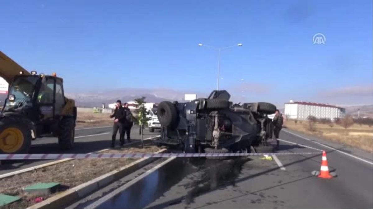 Zırhlı Polis Aracı Devrildi: 2 Yaralı