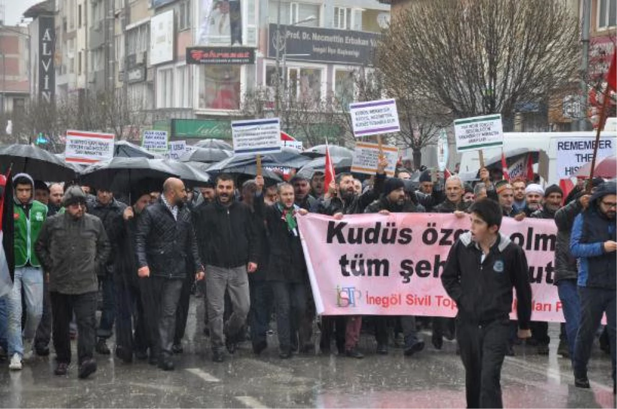 Bursa\'da Yağmur Altında \'Kudüs\' Yürüyüşü
