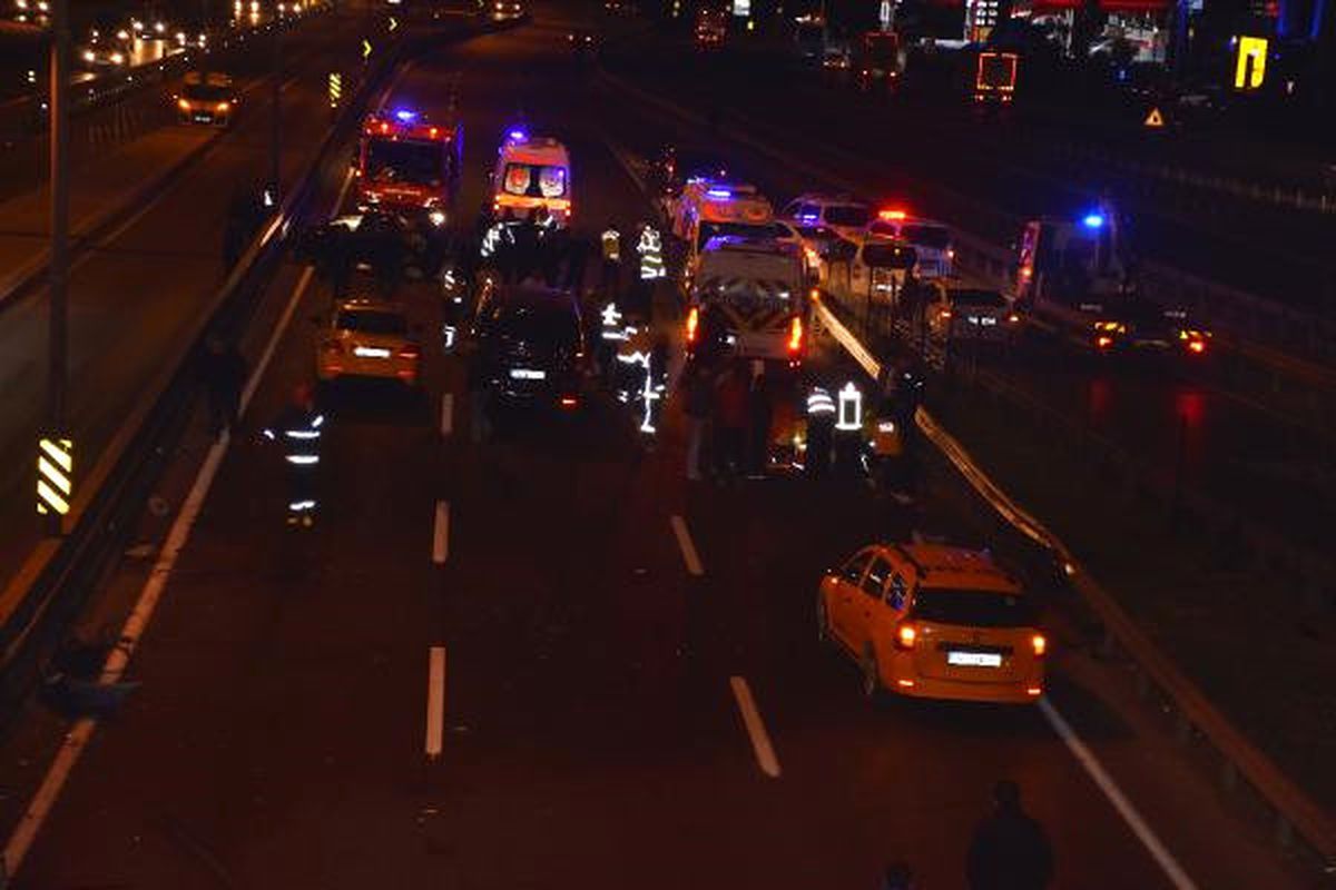 D-100\'de Feci Kaza: 1 Ölü 4 Yaralı