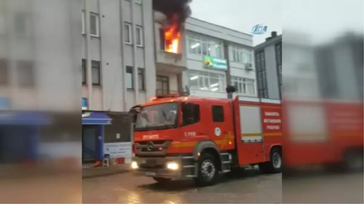 Dört Katlı Binada Çıkan Yangın Korkuttu