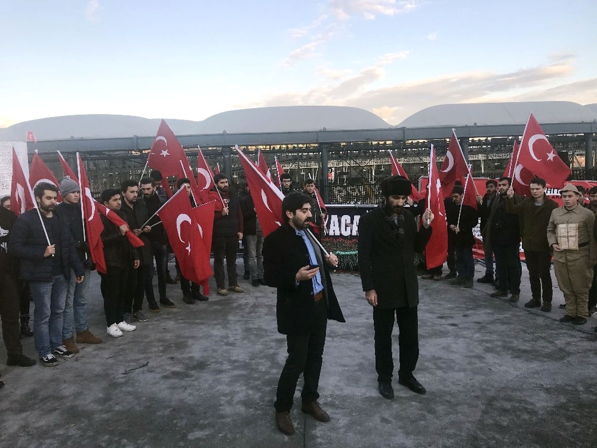 İTÜ Kulübünün 46 Üyesi 46 Saniyeliğine Yolu Keserek 46 Şehidi Andı