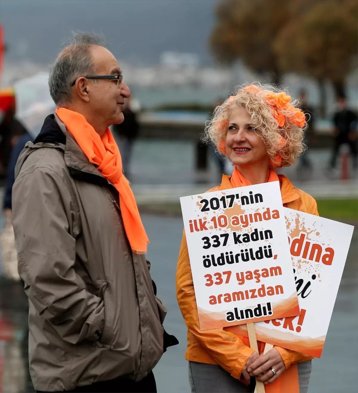 İzmir\'de Kadınlar Kadına Şiddeti Protesto İçin Yürüdü