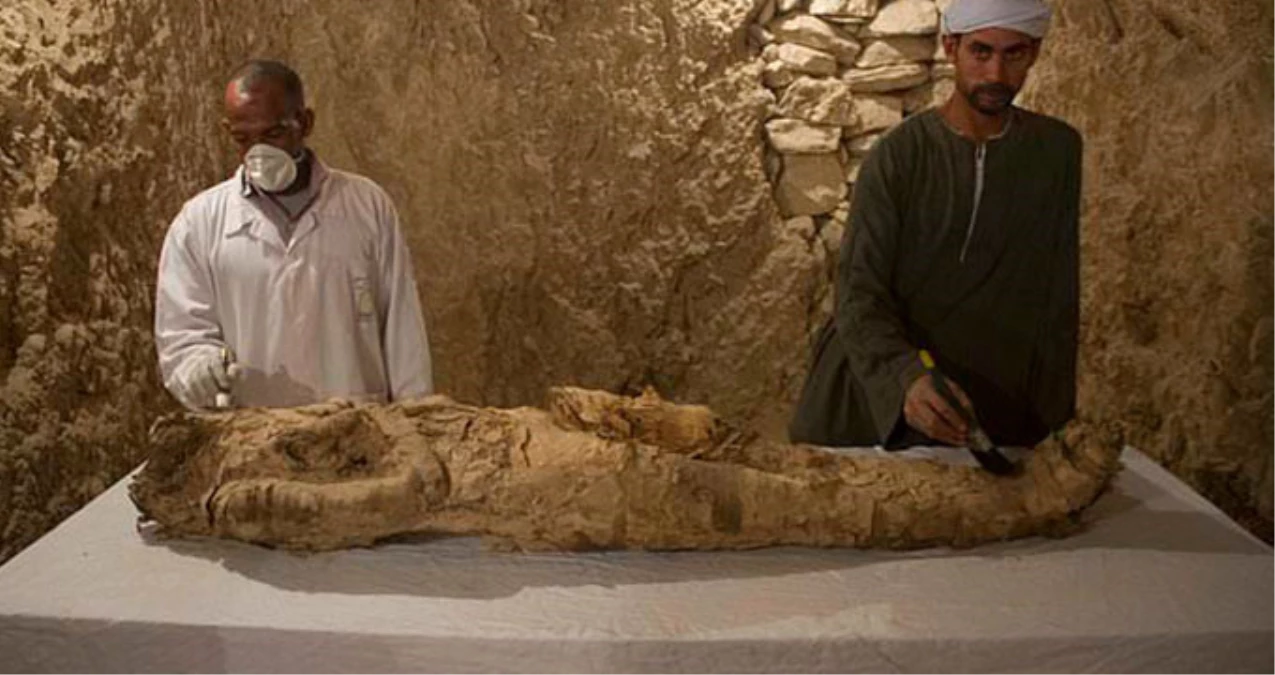 Mısır\'da 3 Bin 500 Yıllık İki Antik Kral Mezarı Keşfedildi