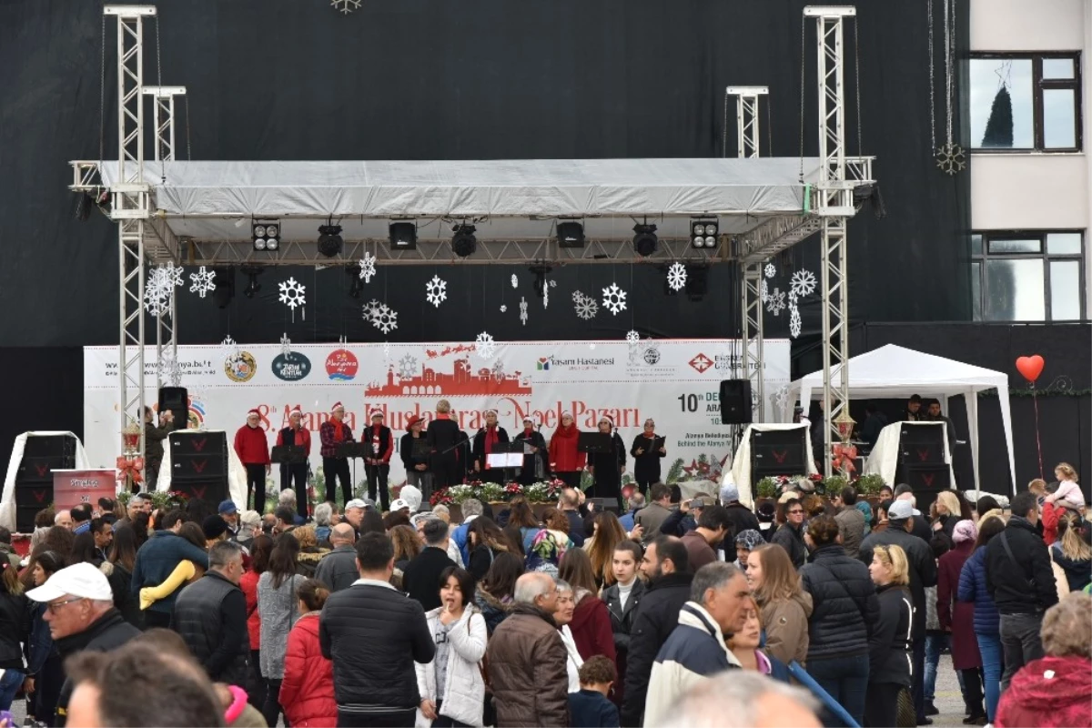 Noel Pazarındaki Dostluk ve Hoşgörü Dünyaya Bir Kez Daha Örnek Oldu