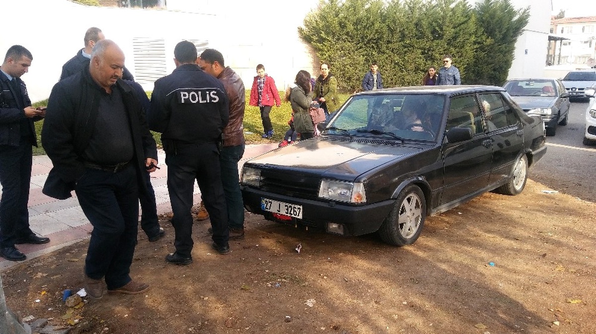 Park Tartışmasında 2 Güvenlik Görevlisini Bıçakla Yaraladı