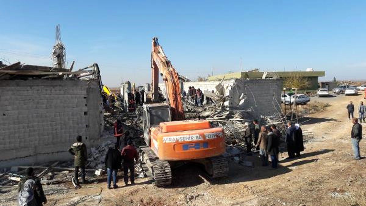 Şanlıurfa\'da İnşaat Çöktü: 3 İşçi Yaralandı (2)- Yeniden
