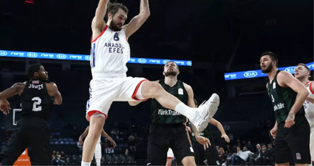 Anadolu Efes Sahasında Sakarya Büyükşehir Belediyespor\'u 83-68 Yendi