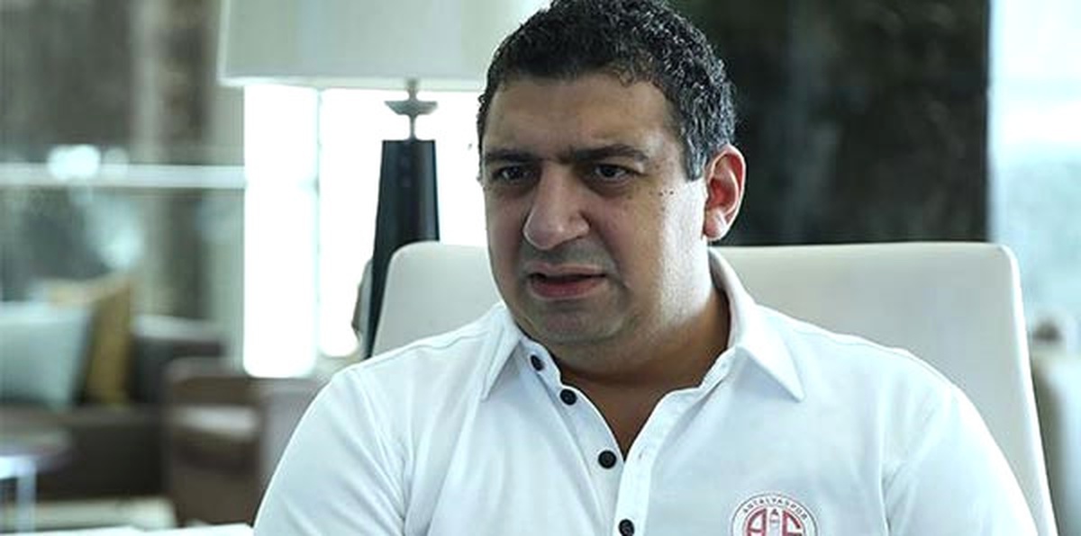 Antalyaspor Başkanı Ali Şafak Öztürk Görevi Bıraktı