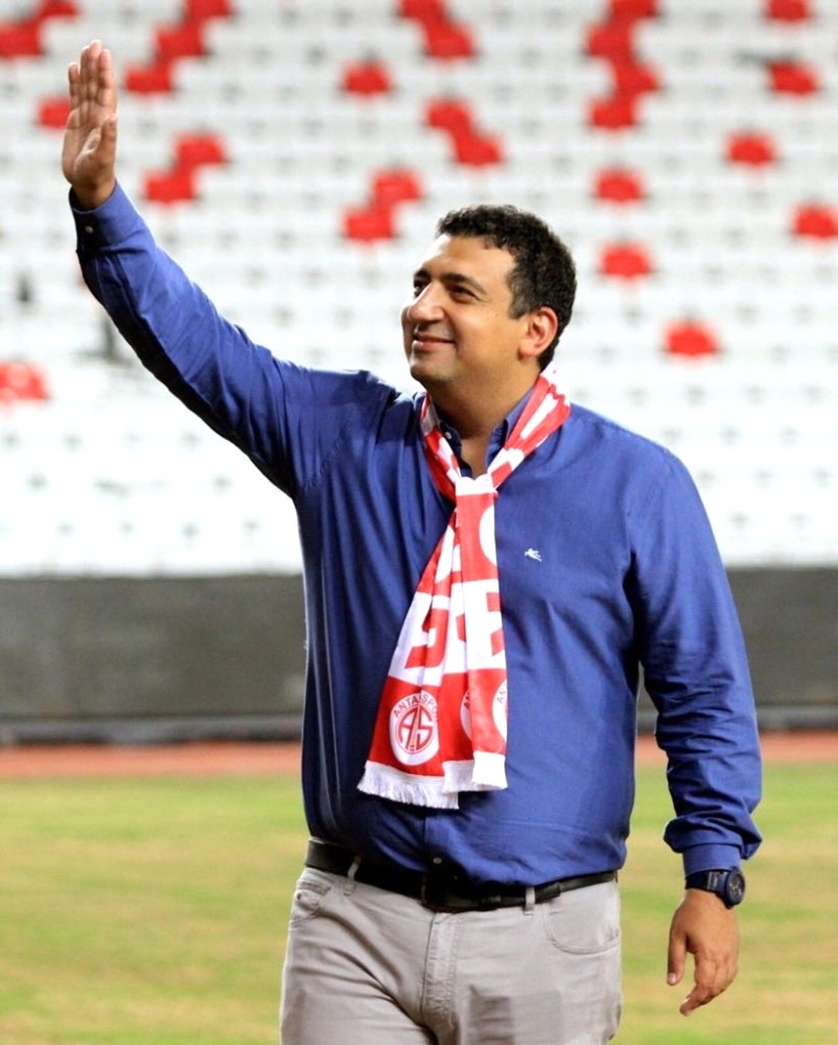 Antalyaspor Başkanı Ali Şafak Öztürk Görevi Bıraktı