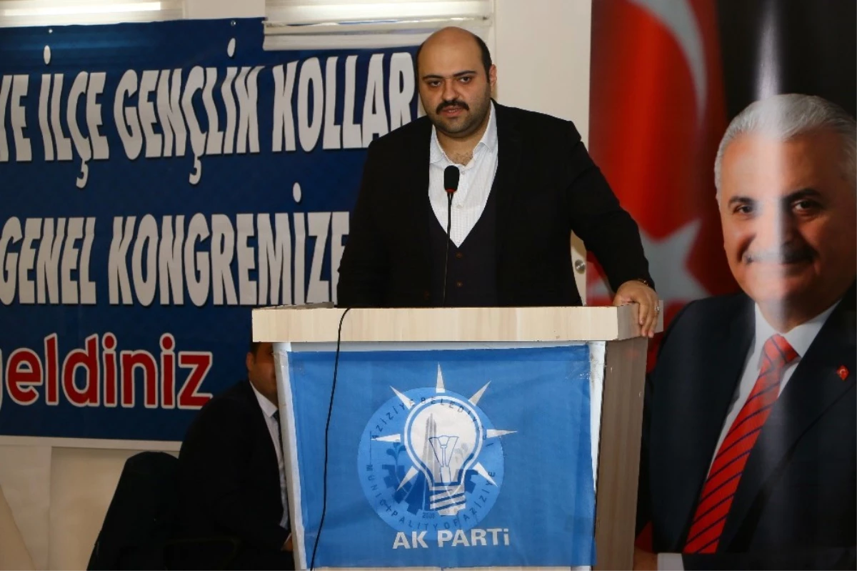 Aziziye Belediye Başkanı Muhammed Cevdet Orhan, AK Parti Aziziye Gençlik Kolları Kongresi\'ne Katıldı