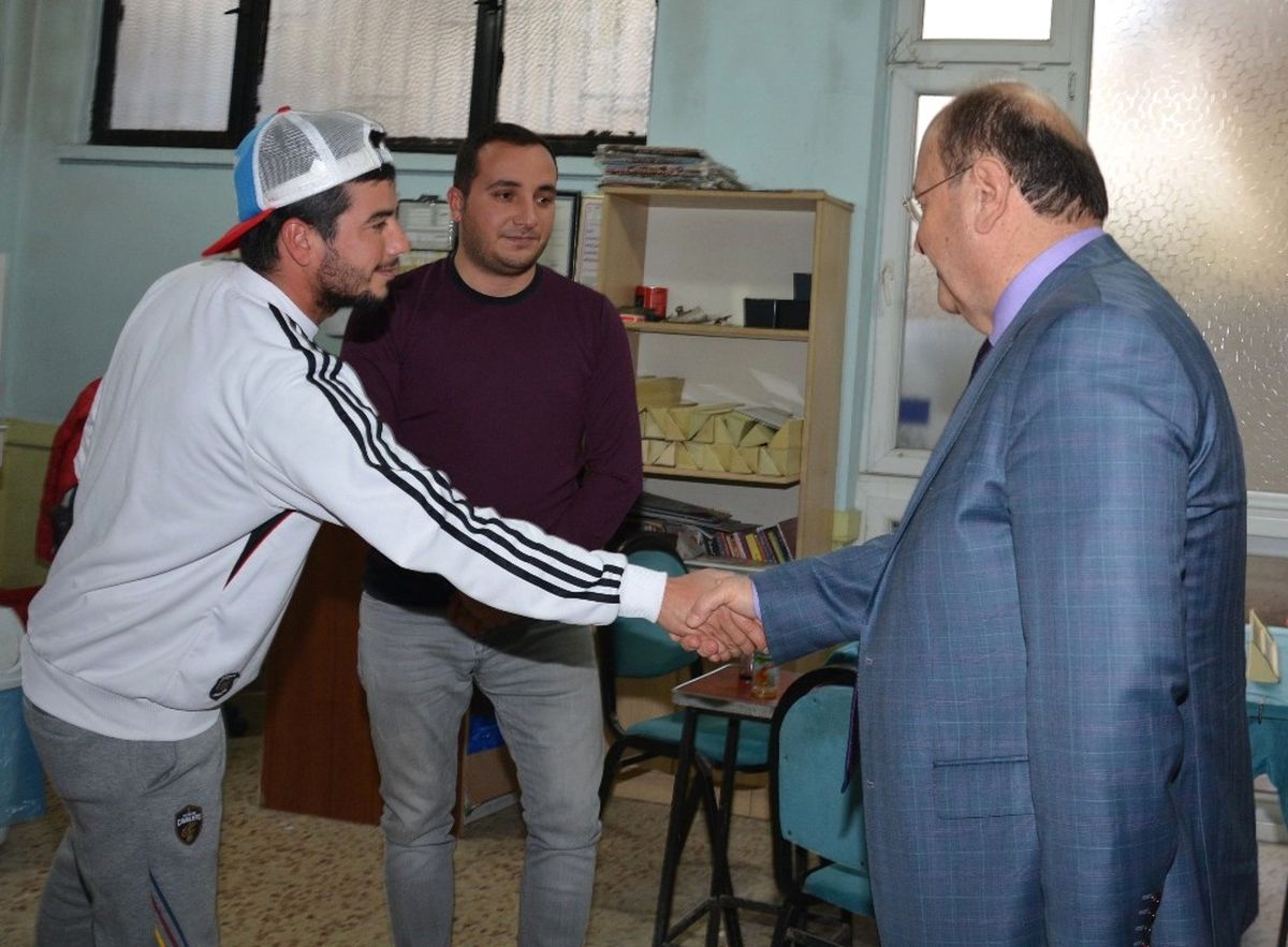 Başkan Özakcan, Esnafın Sorunlarını Dinledi