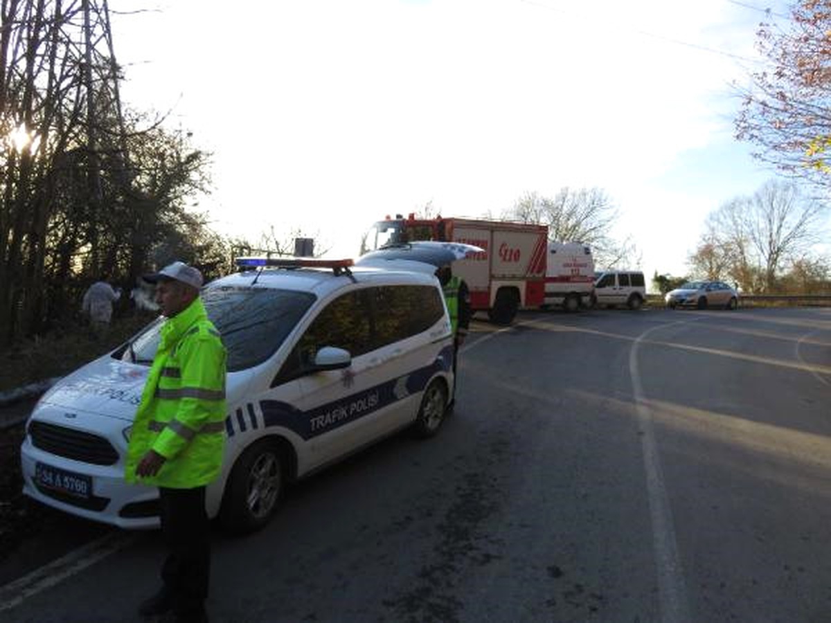 Beykoz\'da Otomobil Uçuruma Yuvarlandı: 1 Ölü