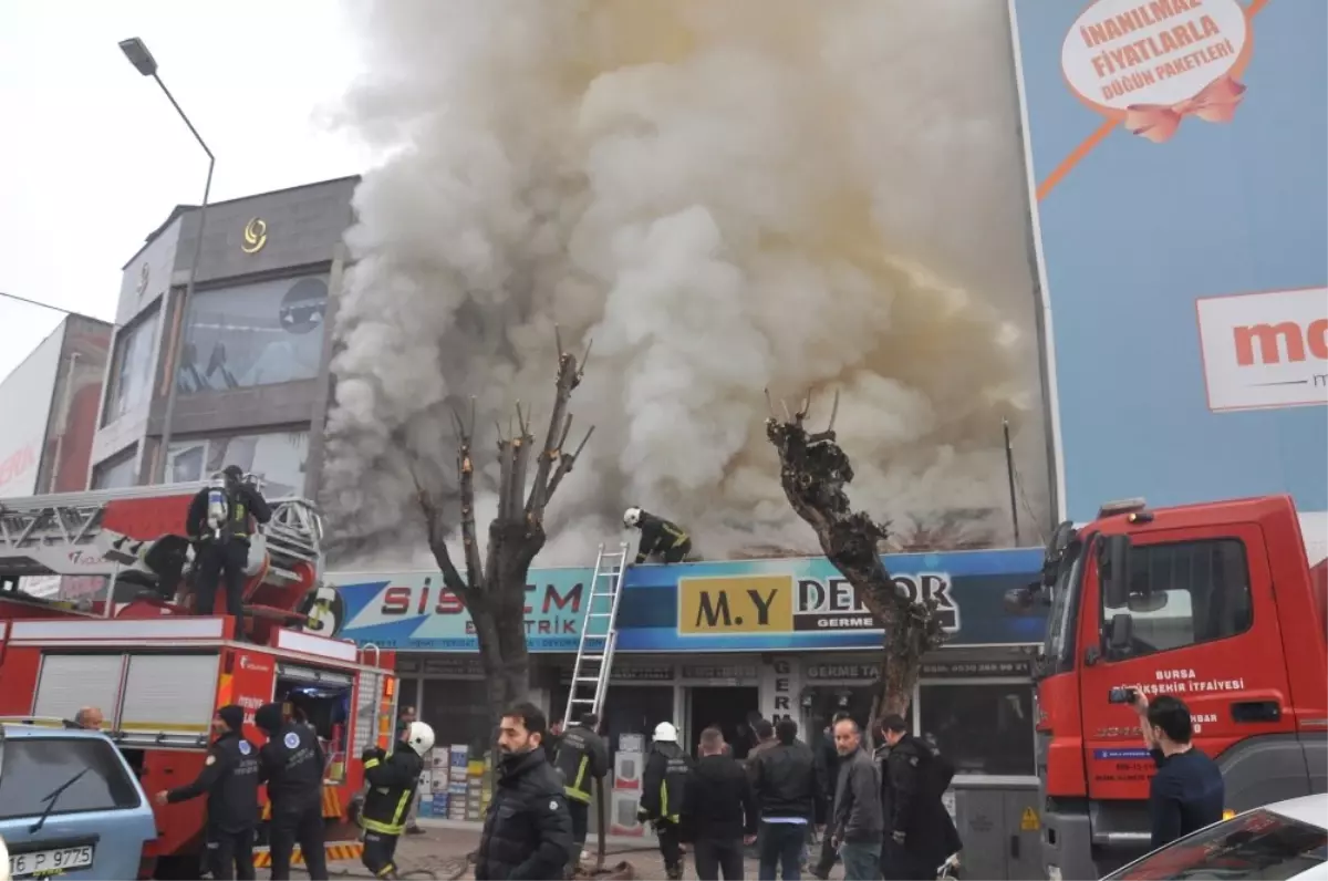 Dekorasyon Dükkanı Alev Alev Yandı