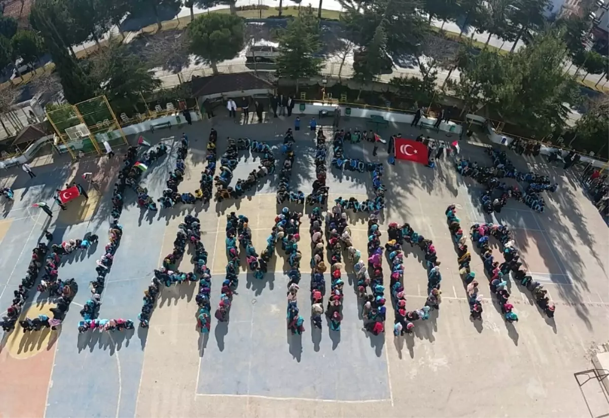 İmam-Hatip Öğrencilerinden Kudüs Kareografisi