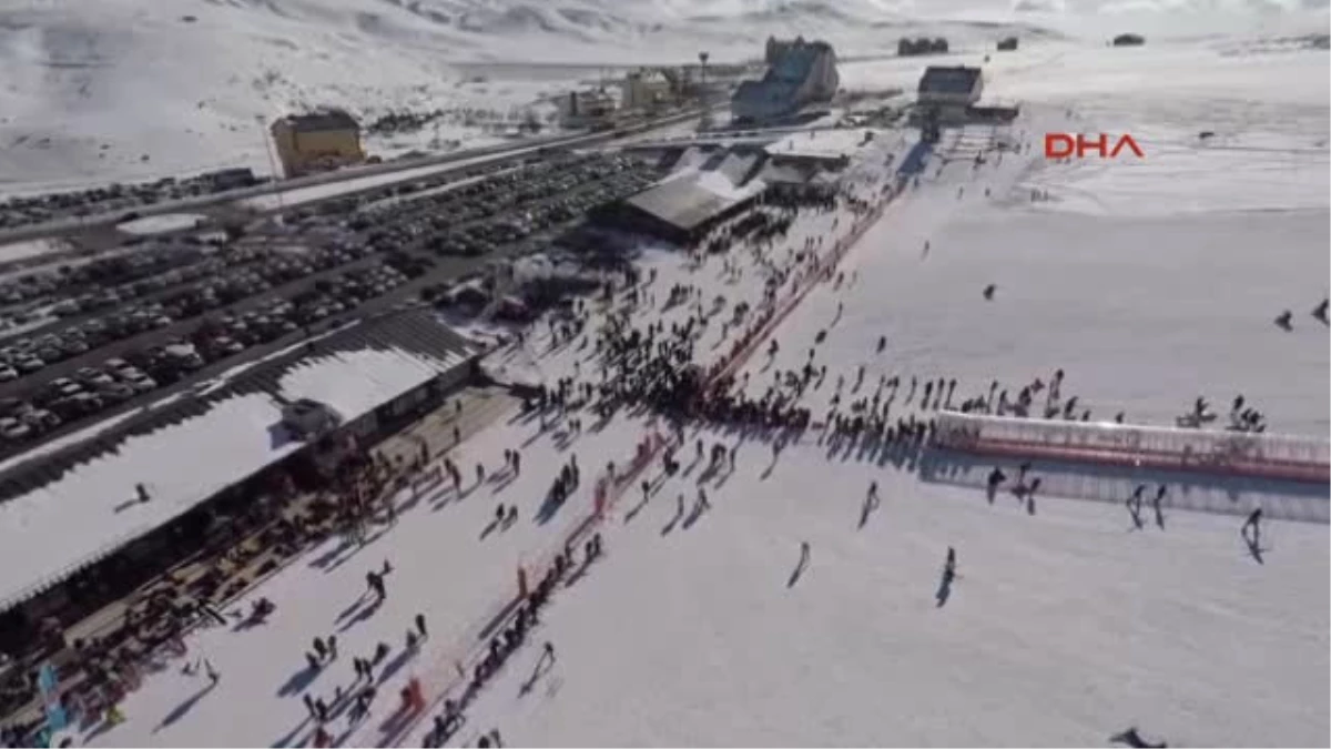 Kayseri Erciyes Kayak Merkezini Hafta Sonu 25 Bin Yerli ve Yabancı Ziyaret Etti