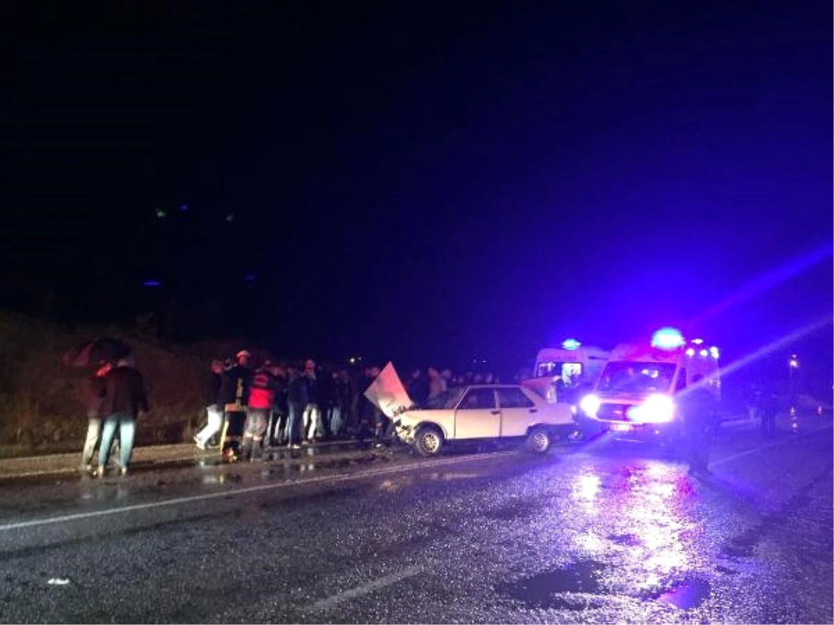 Kazada Yaralılara Yardım Ederken Otomobil Çarptı: 2 Ölü, 3 Yaralı