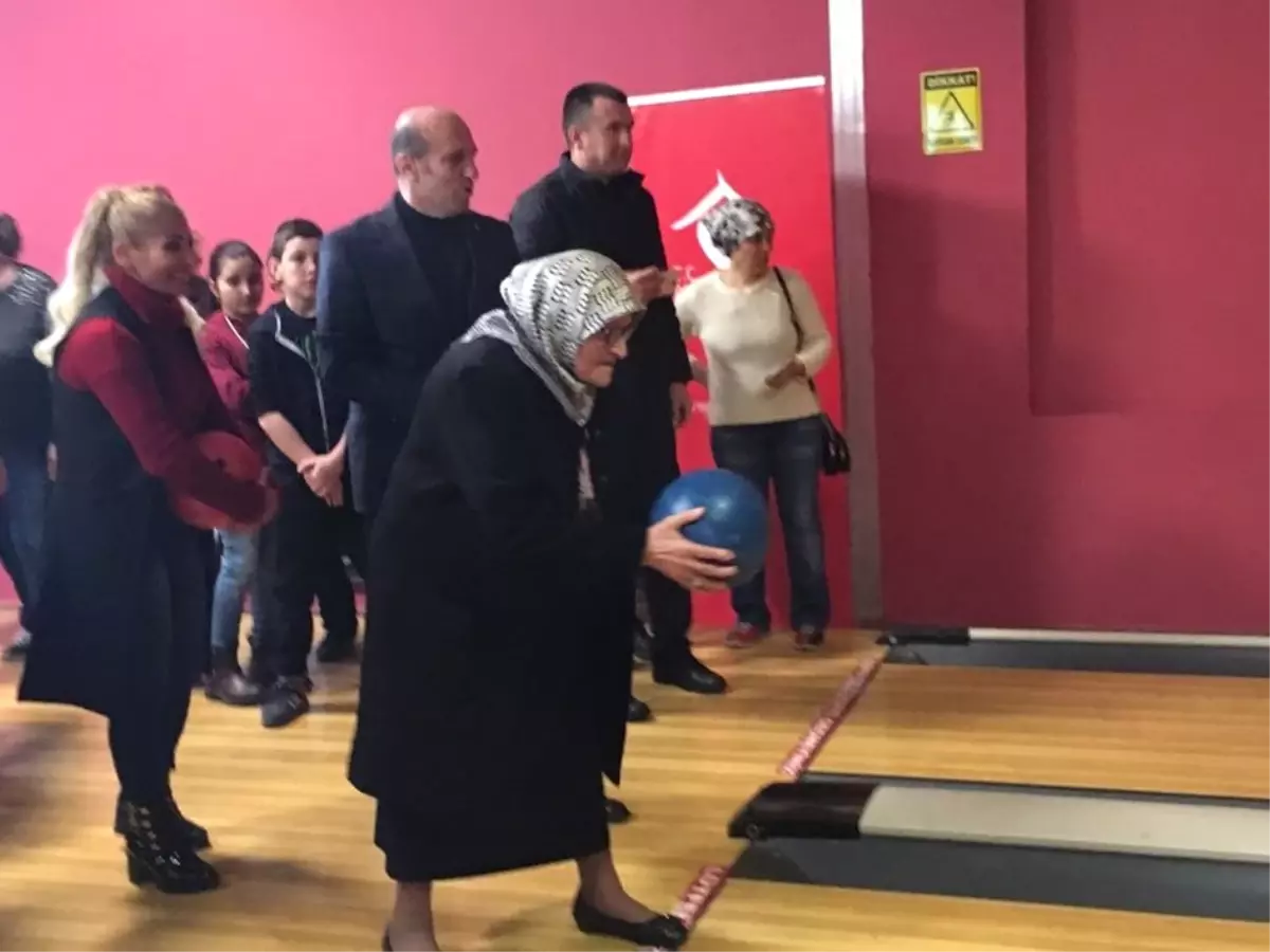 Kırklareli\'de "Veteran, Yetişkin Bowling Turnuvası" Düzenlendi