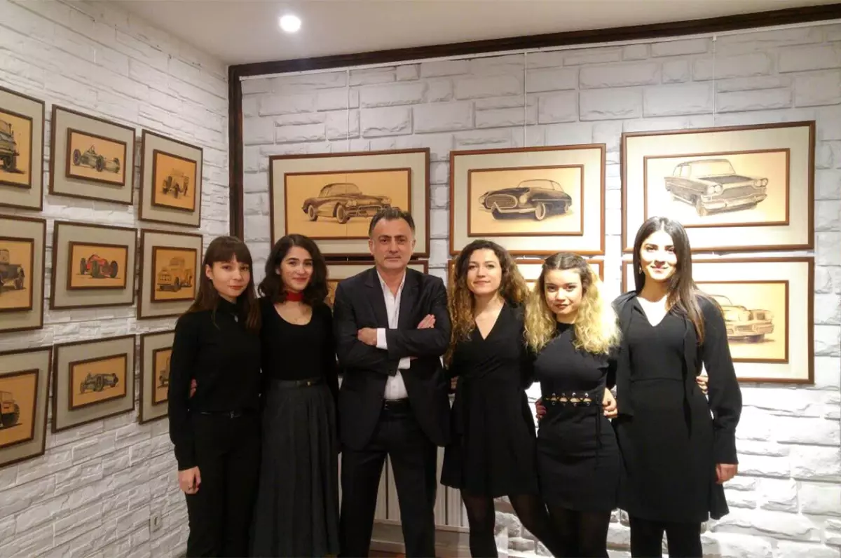 Klasik Otomobiller Seramik Sanatına İlham Kaynağı Oldu