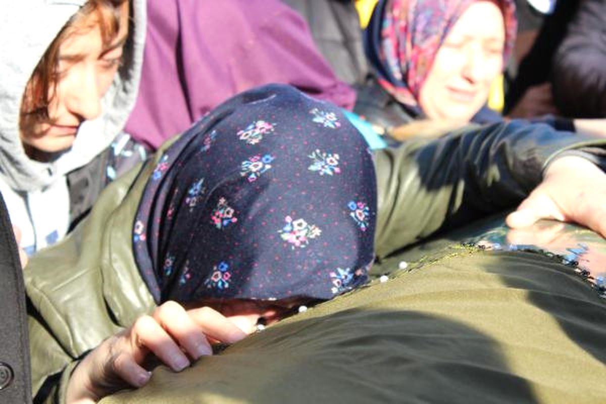 Liseli Zeynep Gözyaşlarıyla Son Yolculuğuna Uğurlandı