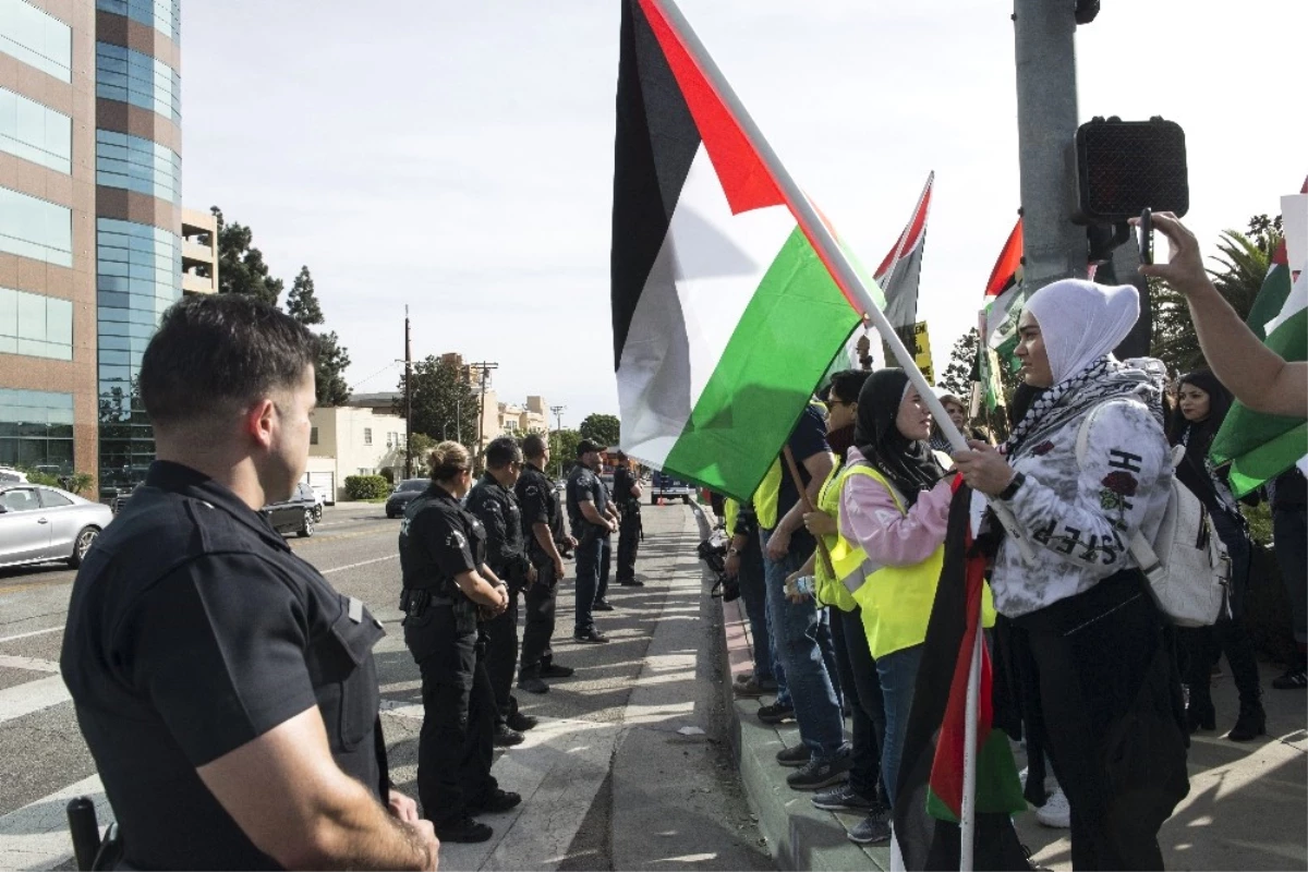 Los Angeles\'da Kudüs Kararı Protesto Edildi