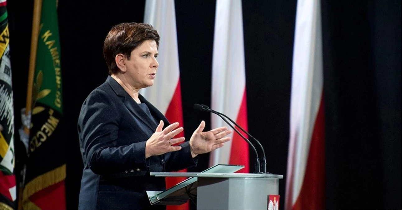 Polonya\'nın Yeni Başbakanı Görevi Devraldı