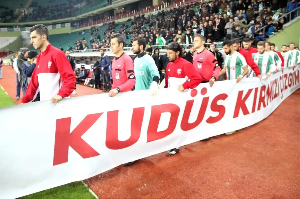 Süper Lig: Atiker Konyaspor: 1 - Kardemir Karabükspor: 0 (İlk Yarı)