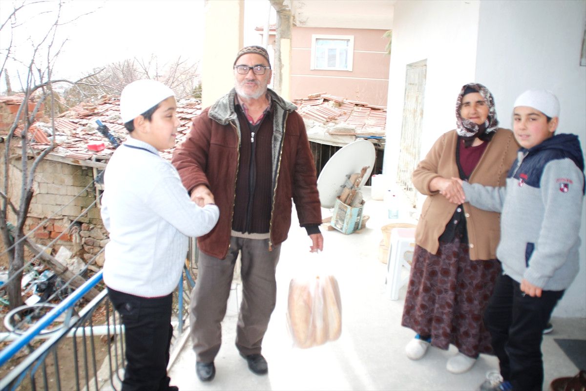 Yunak\'ta "Manevi Torun" Projesi