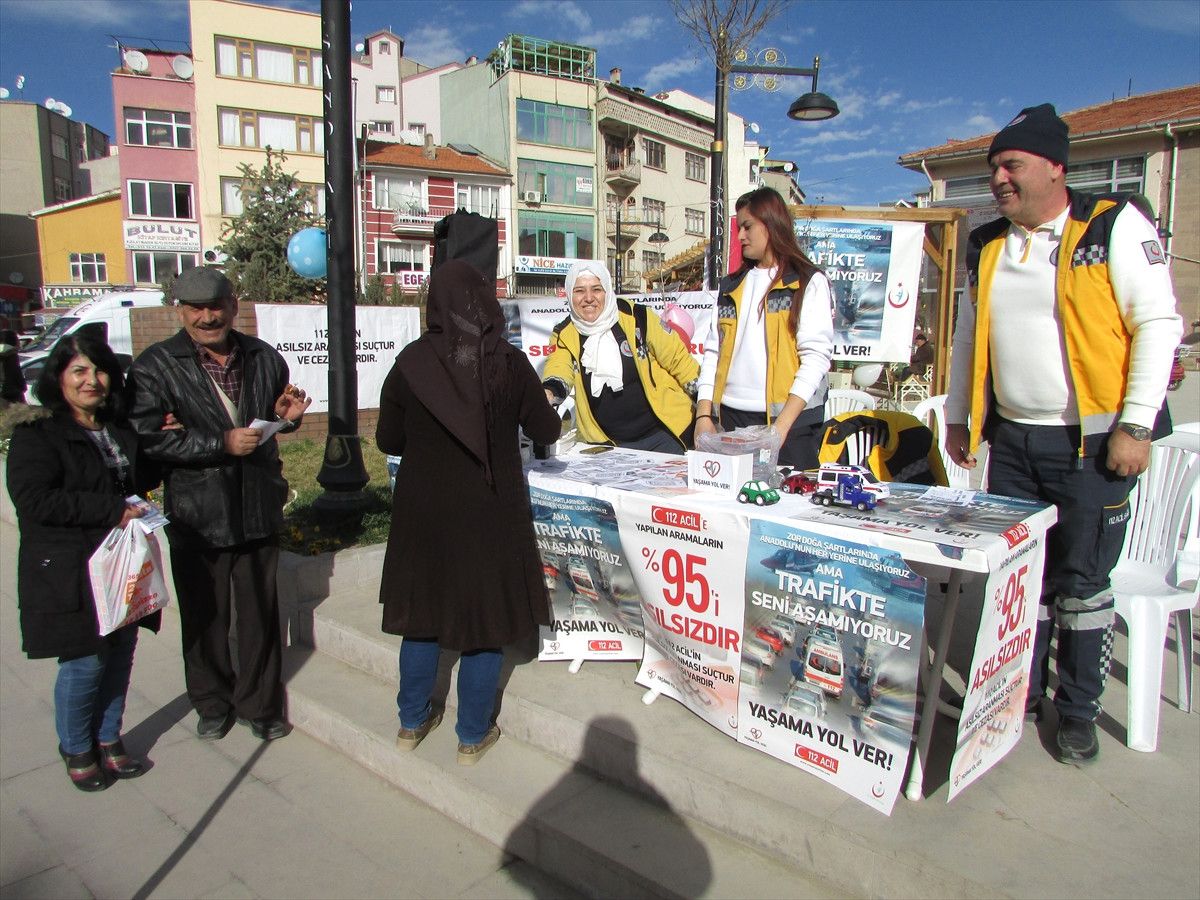 112 Sandıklı\'da Bilgilendirme Standı Açtı