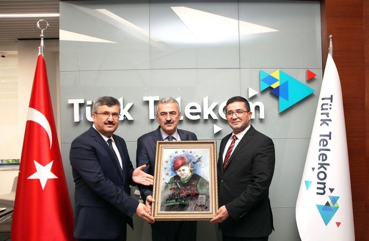 15 Temmuz ve İletişimi Resmettiler