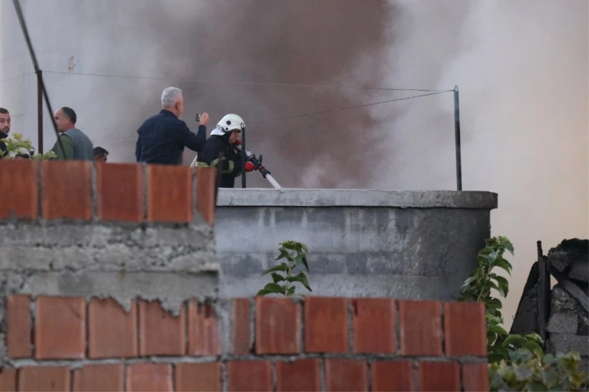 Adana\'da Yemeklik Yağ Deposundaki Yangın Söndürüldü