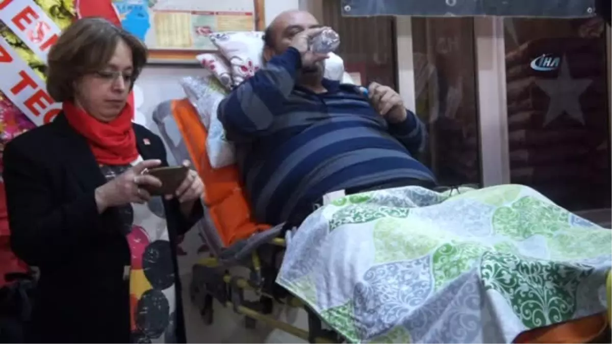 Aday Olduğu Kongreye Sedyeyle Geldi