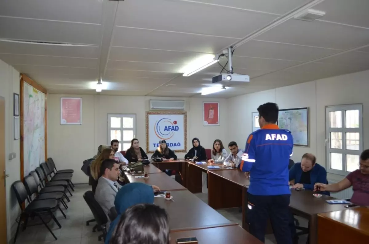 Afad Gönüllüsü Aday Öğrencilerine \'O Kahraman Benim\' Eğitimi