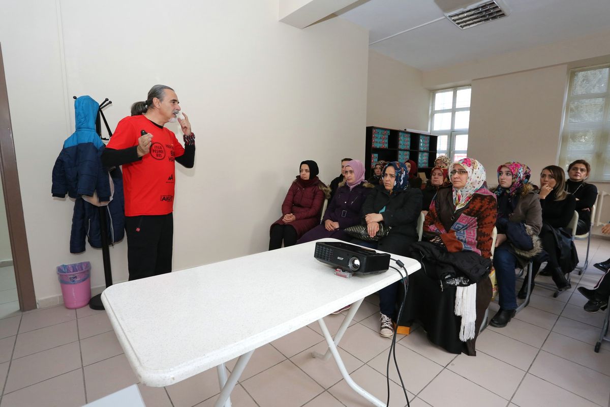 Akut\'tan Kadınlara Deprem Semineri