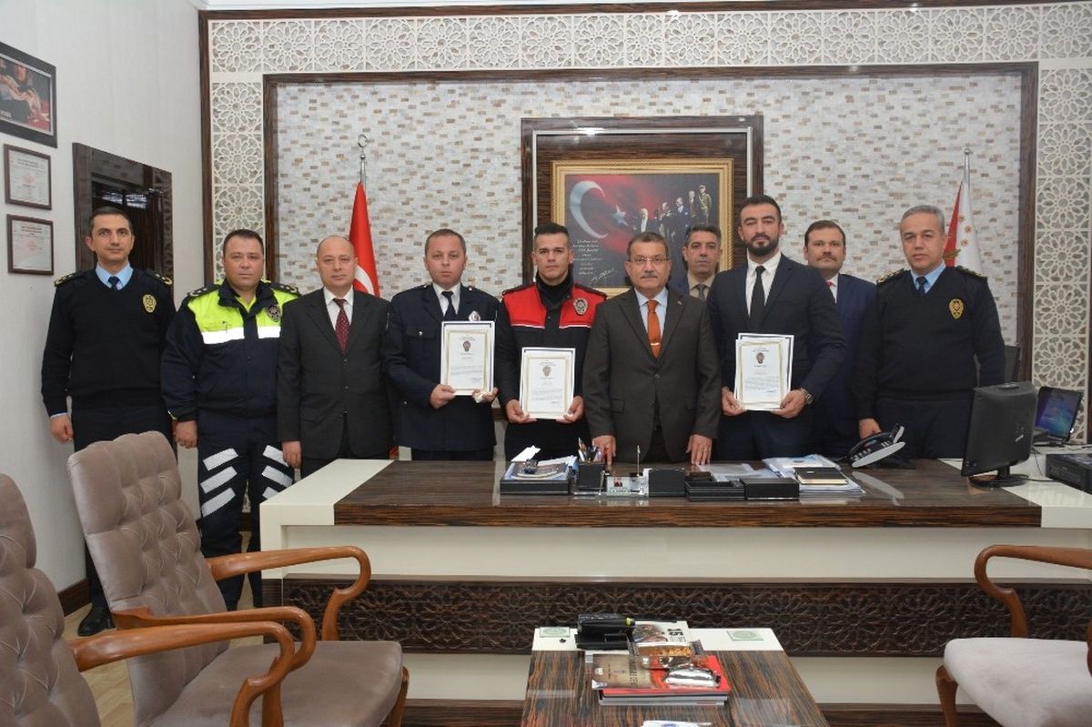 Antalya\'da Ayın Polisleri Ödüllendirildi