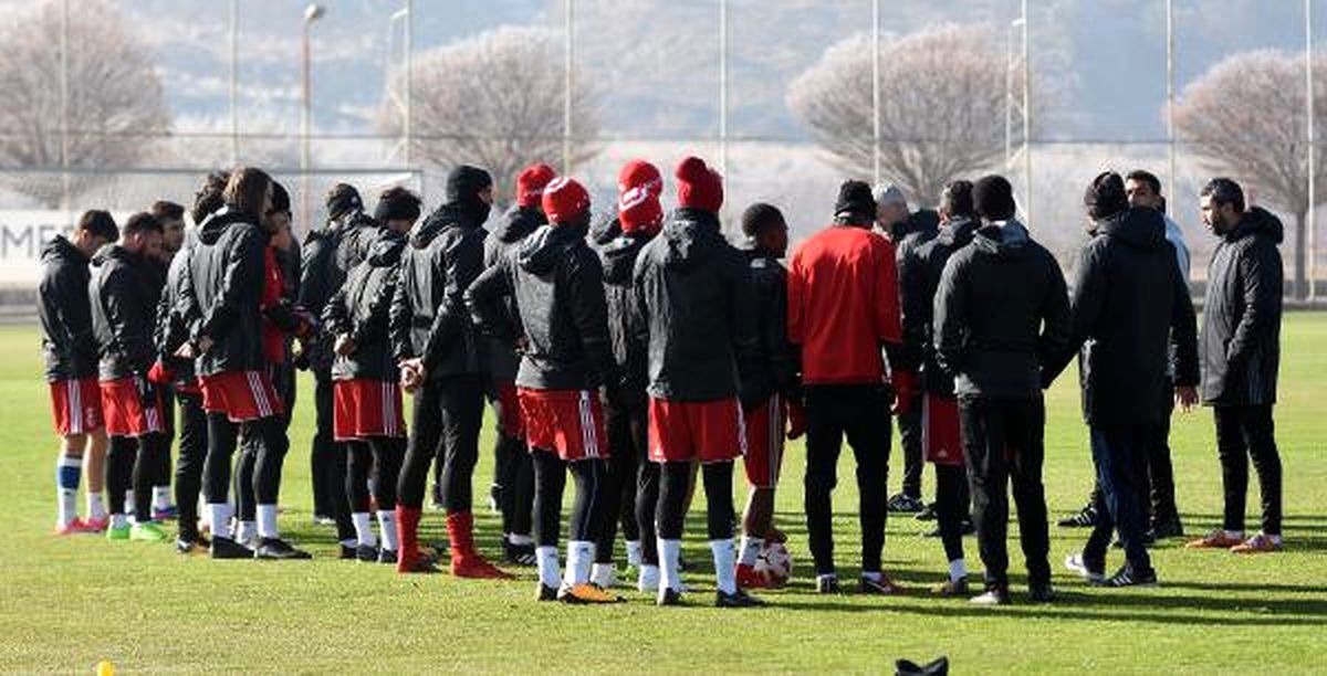 Demir Grup Sivasspor Teknik Direktörü Aybaba: "Son Haftanın Vermiş Olduğu Müthiş Bir Moral Var"