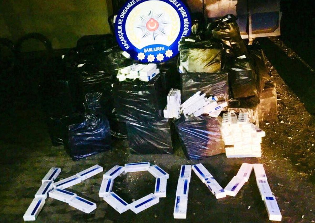 Durdurulan Tır ile Minibüste 55 Bin Paket Kaçak Sigara Ele Geçirildi