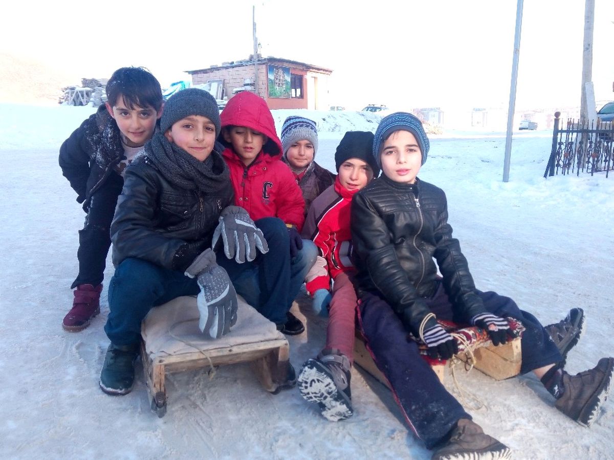 Erzurum\'da Çocukların Kızak Keyfi