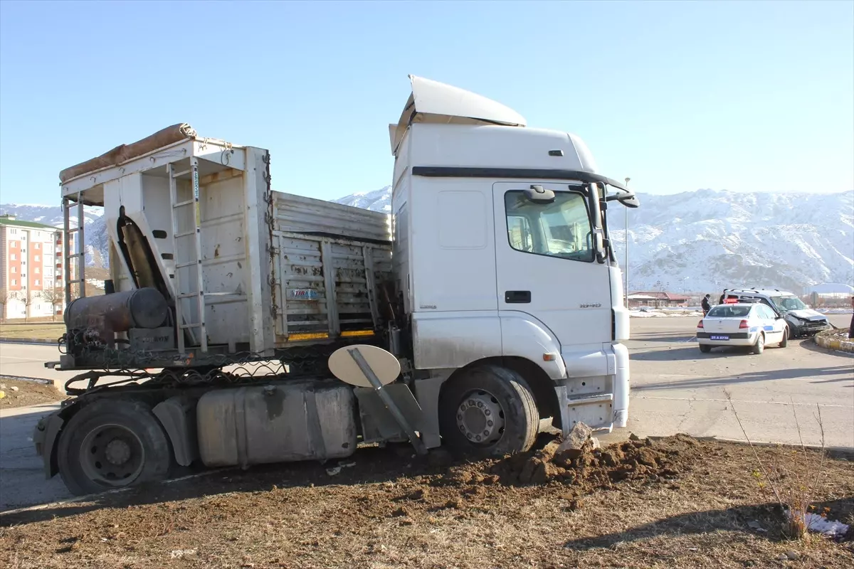 Erzurum\'da Trafik Kazası: 2 Yaralı