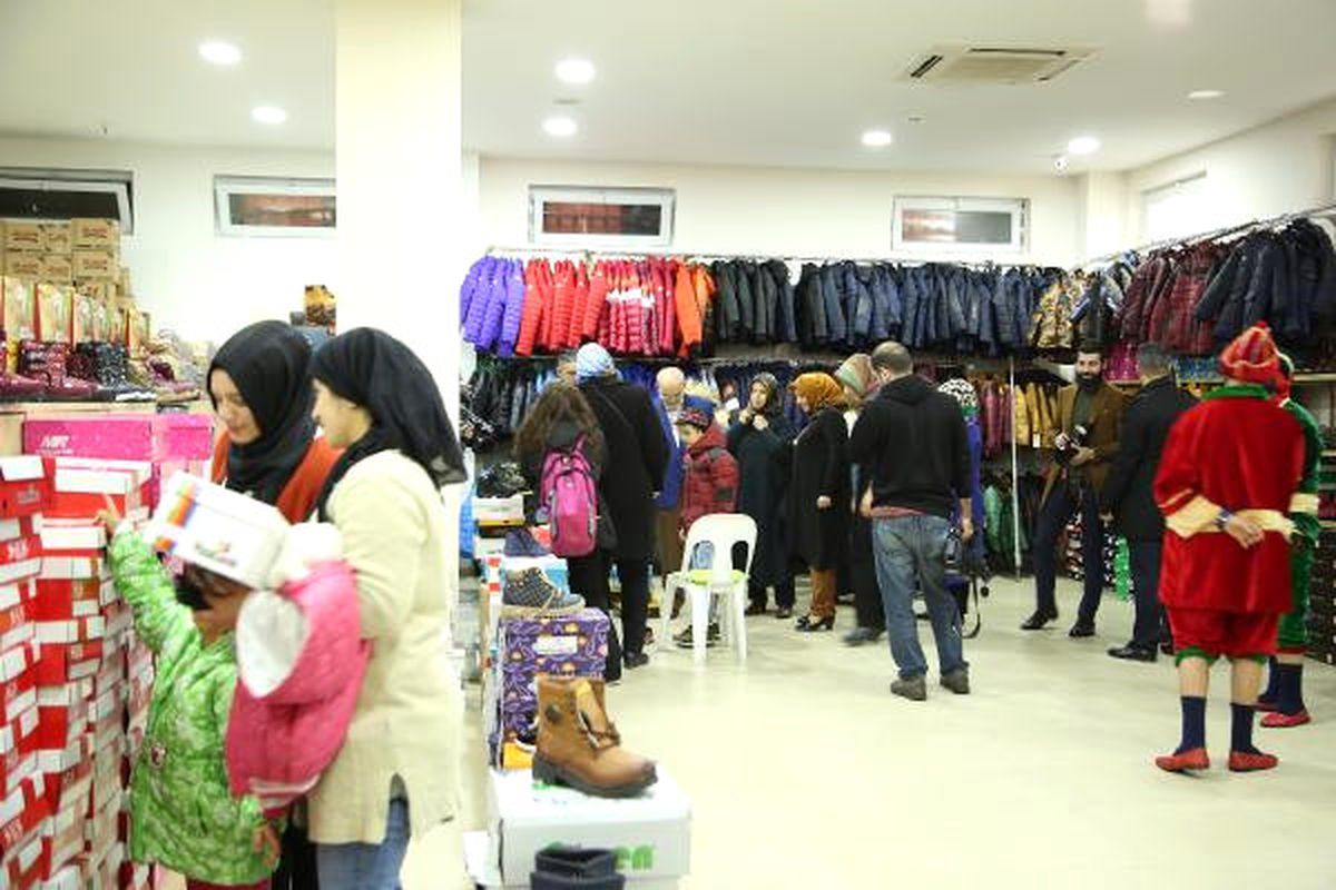 İhtiyaç Sahibi Çocuklara Kışlık Kıyafet Yardımı