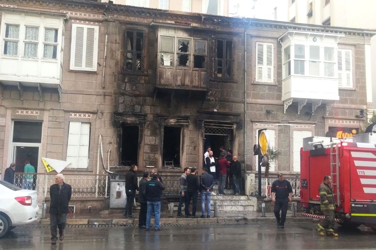 İzmir\'de Facianın Eşiğinden Dönüldü